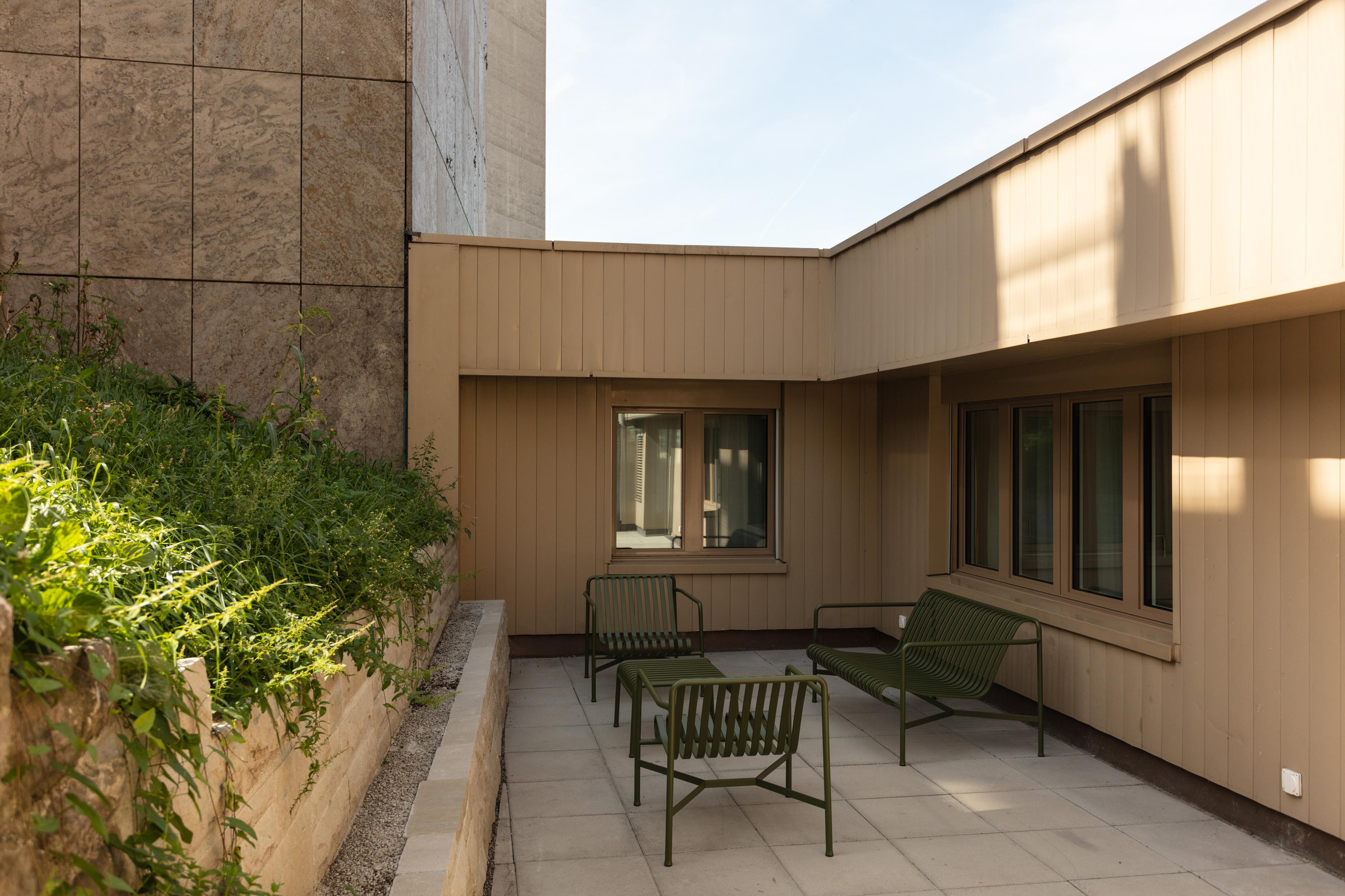2 Bedroom Serviced Apartment Downtown - 8